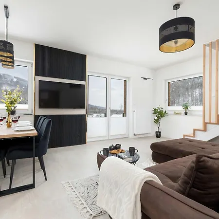 Apartment Dwupoziomowy W Wisle Z Widokiem Na Gory, Biurkiem I Klimatyzacja By Renters Weichsel