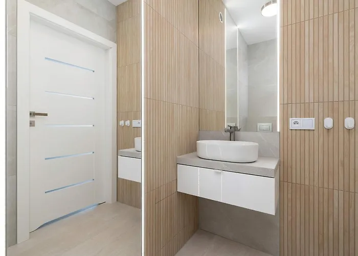 Dwupoziomowy W Wisle Z Widokiem Na Gory, Biurkiem I Klimatyzacja By Renters